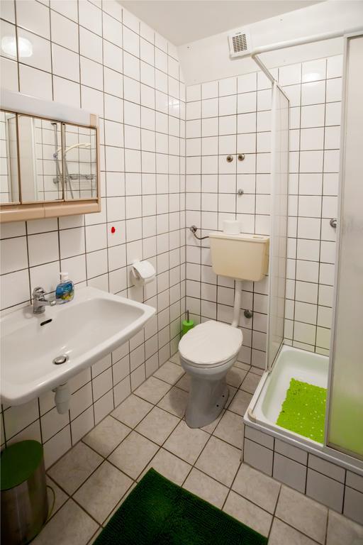 Friendly People'S Guest House Задар Екстериор снимка